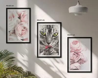 Set de 3 cuadros para salón con diseño de gato entre flores rosas