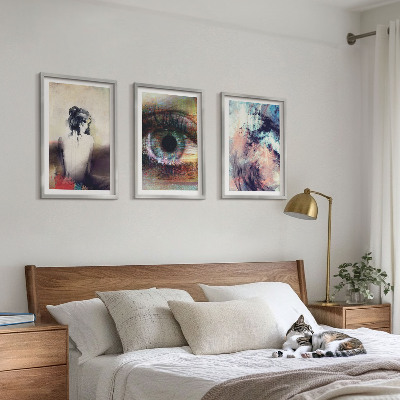 Set de 3 cuadros para salón Retrato de una mujer con emociones abstractas