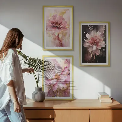 Set de 3 cuadros para salón con composiciones de rosas blancas