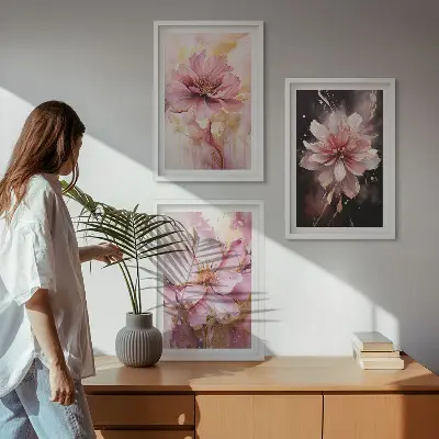 Set de 3 cuadros para salón con composiciones de rosas blancas