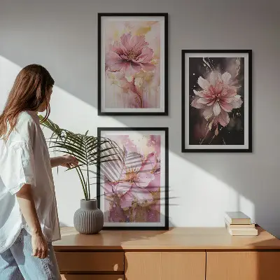 Set de 3 cuadros para salón con composiciones de rosas blancas