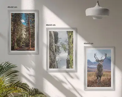 Set de 3 cuadros para salón con diseño de carretera entre bosque, montañas y ciervo