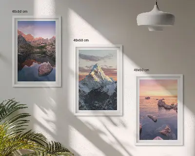 Juego de 3 cuadros con paisajes montañosos al fondo