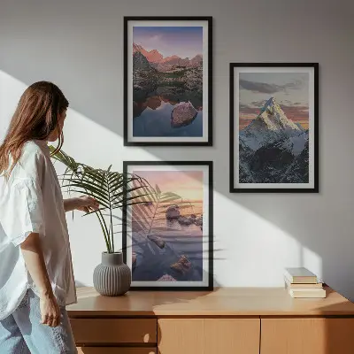 Juego de 3 cuadros con paisajes montañosos al fondo