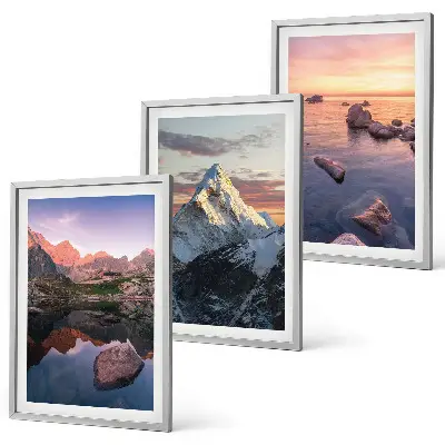 Juego de 3 cuadros con paisajes montañosos al fondo
