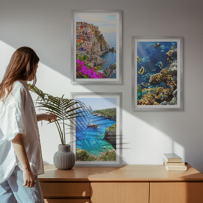 Set de 3 cuadros para salón Vistas al mar, casas coloridas