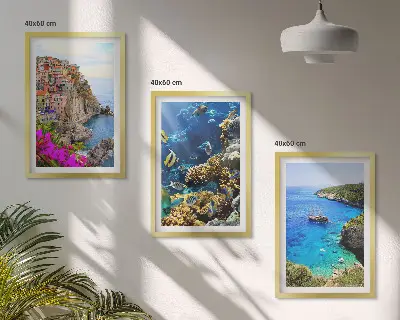 Set de 3 cuadros para salón vistas al mar con casas coloridas