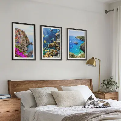 Set de 3 cuadros para salón vistas al mar con casas coloridas