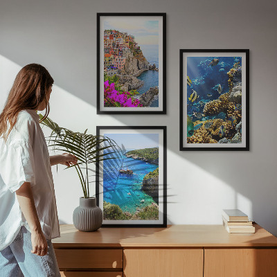 Set de 3 cuadros para salón Vistas al mar, casas coloridas