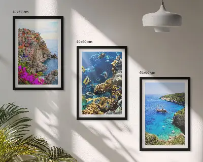 Set de 3 cuadros para salón vistas al mar con casas coloridas
