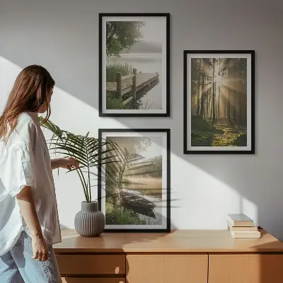 Juego de 3 cuadros con paisaje de lago, bosque y barco con niebla matutina