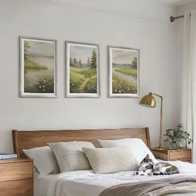 Set de 3 cuadros para salón con paisaje primaveral de pradera ribereña