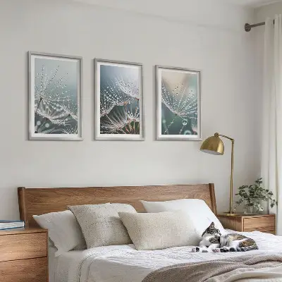 Set de 3 cuadros para salón con gotas de agua sobre brotes de diente de león