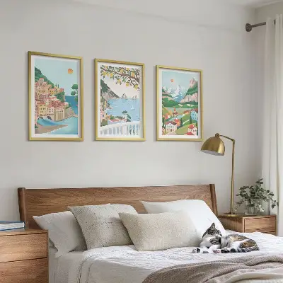 Set de 3 cuadros para salón con vistas costeras en tonos pastel