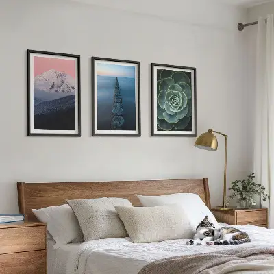 Set de 3 cuadros para salón con diseño de montañas, cielo rosa, agua y suculentas
