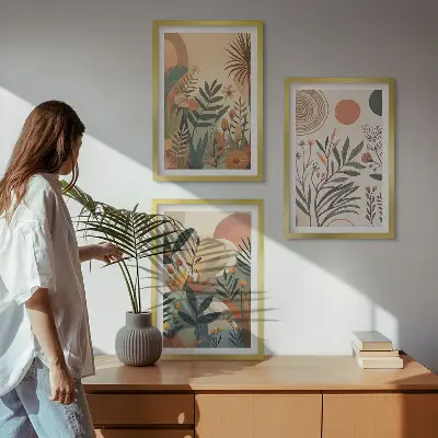 Juego de 3 cuadros con motivos vegetales en colores apagados