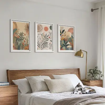 Juego de 3 cuadros con motivos vegetales en colores apagados