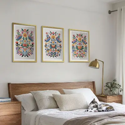 Set de 3 cuadros para salón con estampados florales en colores intensos