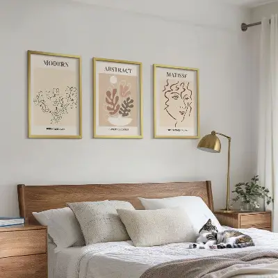 Set de 3 cuadros para salón con diseño moderno de líneas de plantas
