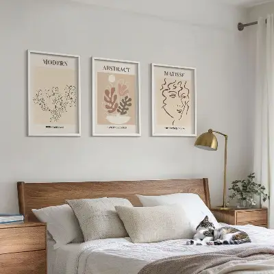 Set de 3 cuadros para salón con diseño moderno de líneas de plantas