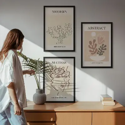 Set de 3 cuadros para salón con diseño moderno de líneas de plantas