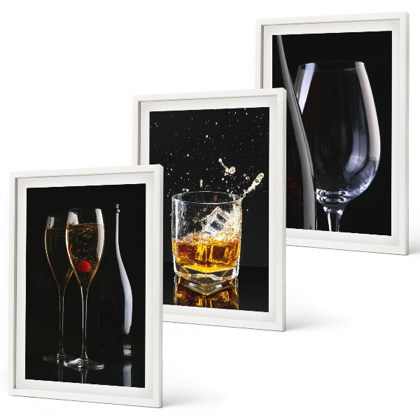 Juego de 3 cuadros Copas de vino y whisky sobre un fondo negro.