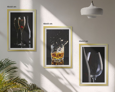 Juego de 3 cuadros Copas de vino y whisky sobre un fondo negro.