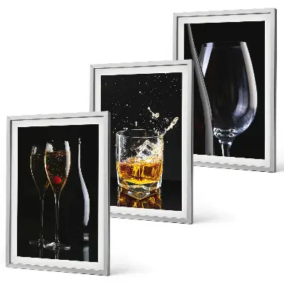 Juego de 3 cuadros con diseño de copas de vino y whisky sobre fondo negro