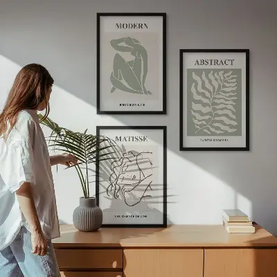 Set de 3 cuadros decorativos diseño elegante en tonos verdes con personajes