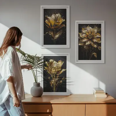 Juego de 3 cuadros flores amarillas sobre fondo oscuro
