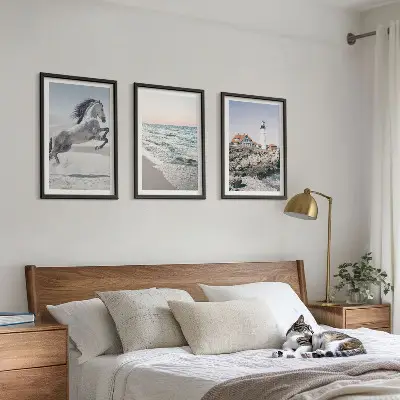 Set de 3 cuadros decorativos para salón con diseño de caballos en la playa con faro y olas