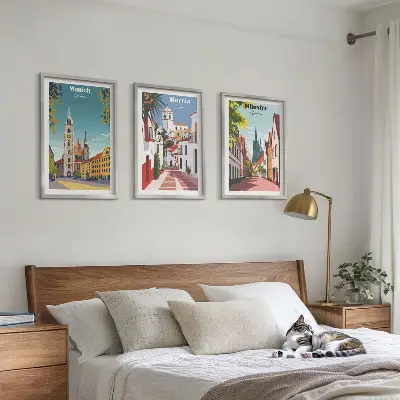 Juego de 3 cuadros con ilustraciones de ciudades europeas a color