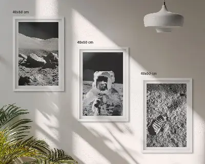 Set de 3 cuadros decorativos para salón con la fotografía de la NASA de un astronauta lunar