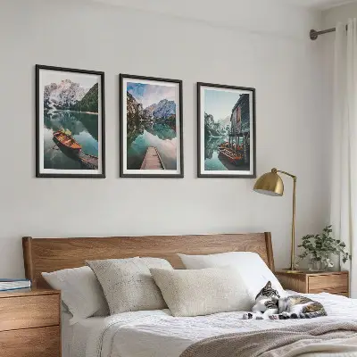 Set de 3 cuadros para salón con paisajes de lago, montañas, barcos y cabaña