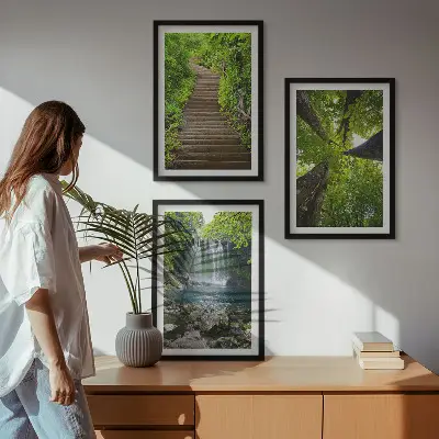 Juego de 3 cuadros con diseño de sendero en un bosque con cascada y vegetación