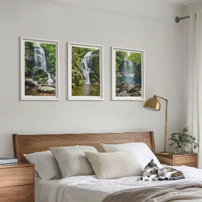 Set de 3 cuadros para salón con diseño de cascadas y entorno verde