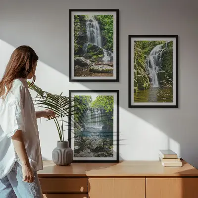 Set de 3 cuadros para salón con diseño de cascadas y entorno verde