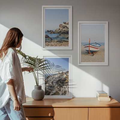 Juego de 3 cuadros Vistas de Grecia con un barco y casas.