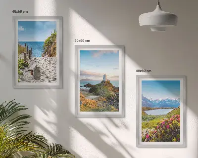 Juego de 3 cuadros con motivos de playa, faro, montañas y flores