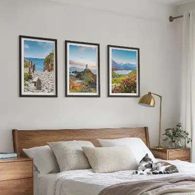 Juego de 3 cuadros con motivos de playa, faro, montañas y flores