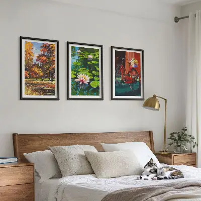 Set de 3 cuadros para salón diseño de terraza de lirios con colores otoñales