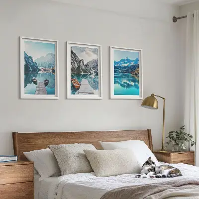Set de 3 cuadros para salón con reflejo de barcos en lagos de montaña