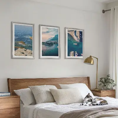 Juego de 3 cuadros con motivos de vistas al mar, acantilados y puertos