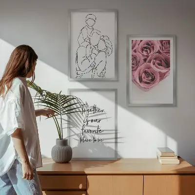 Set de 3 cuadros para salón con diseño de ramos de rosas dibujados a mano