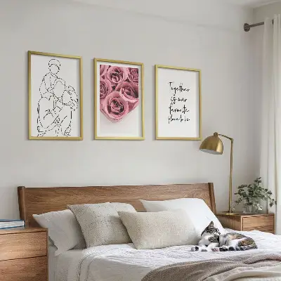 Set de 3 cuadros para salón con diseño de ramos de rosas dibujados a mano