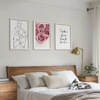 Set de 3 cuadros para salón con diseño de ramos de rosas dibujados a mano