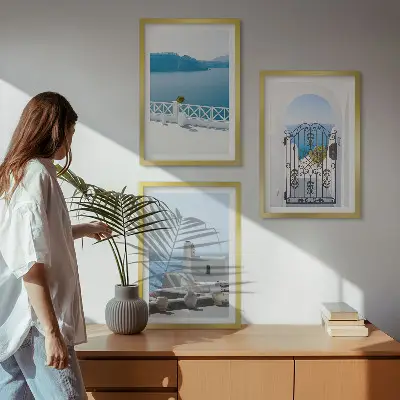Set de 3 cuadros para salón con diseño de edificios del Mar Blanco en Grecia