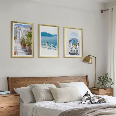 Juego de 3 cuadros con diseño de escaleras blancas, plantas y puerta al mar