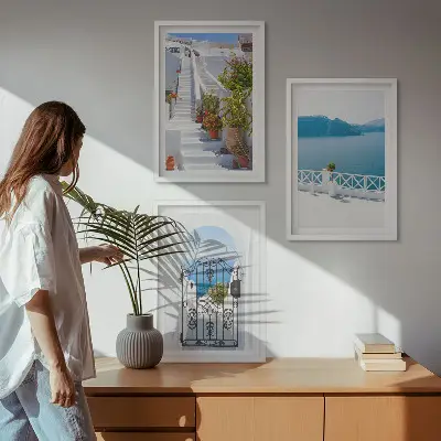 Juego de 3 cuadros con diseño de escaleras blancas, plantas y puerta al mar