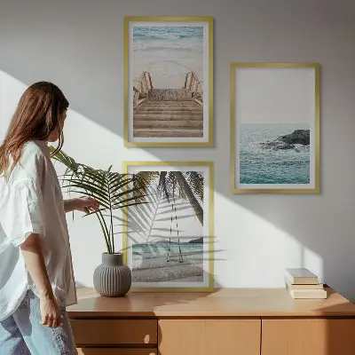 Set de 3 cuadros para salón con diseño de escaleras, playa y columpio en el mar